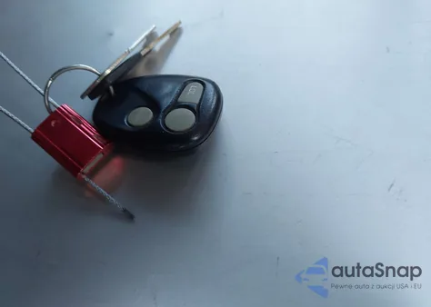 1997 Chevrolet Lumina z USA, uszkodzony, nr VIN 2G1WL52M0V9201790